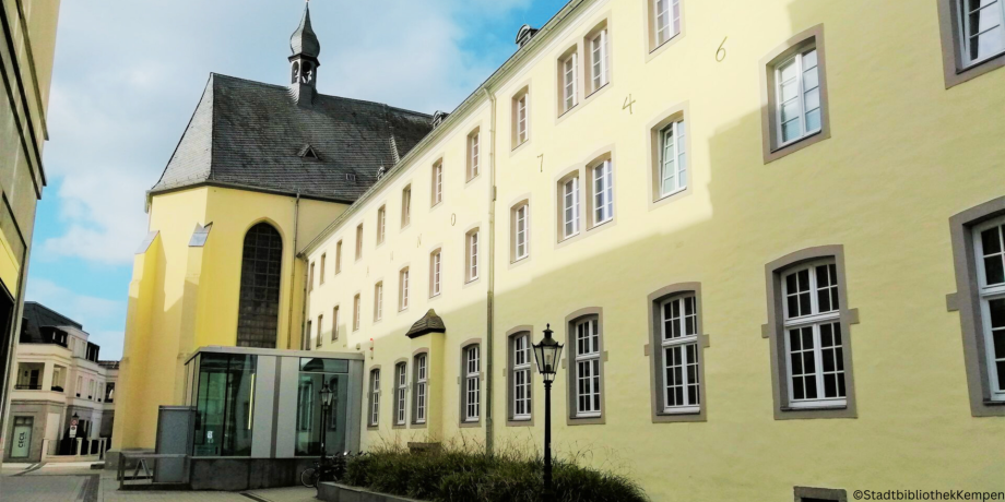 Ansicht Franziskanerkloster Kempen mit der Stadtbibliothek in der 2. Etage
